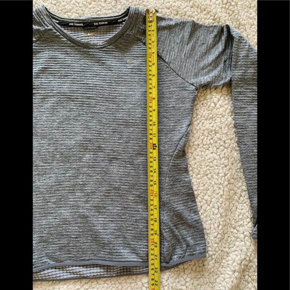 NIKE Element Dri-FIT Running T-Shirt - Picture 3 of 12